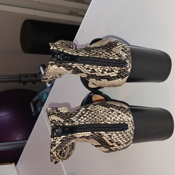 Shoes - Picture 3 of 4